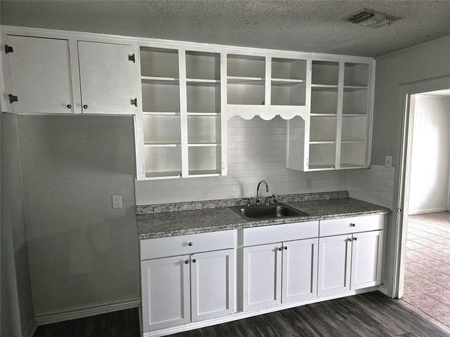 3018 Robinson Boulevard, Texas City, TX 77590