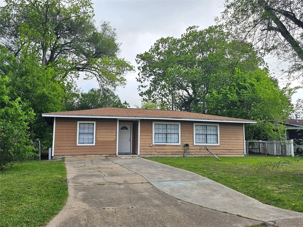 3018 Robinson Boulevard, Texas City, TX 77590