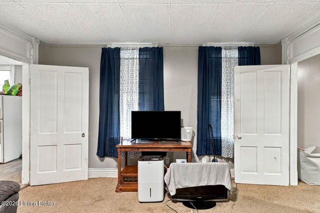 2325 Garfield Ave, Louisville, KY 40212