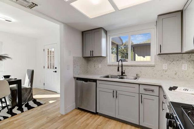 5643 Whitney Ave, Carmichael, CA 95608