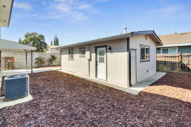 5643 Whitney Ave, Carmichael, CA 95608