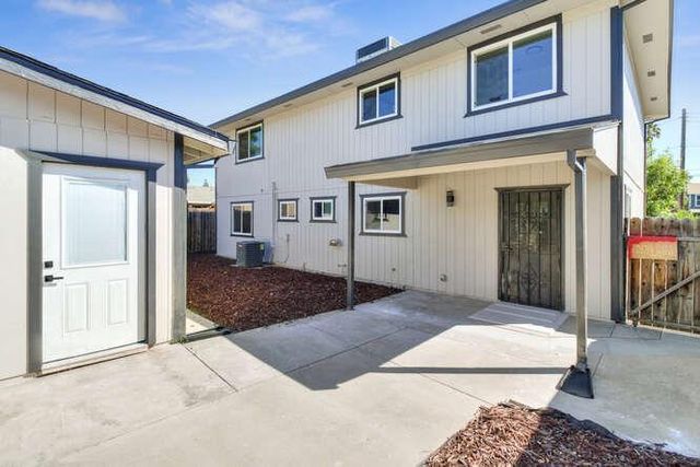 5643 Whitney Ave, Carmichael, CA 95608