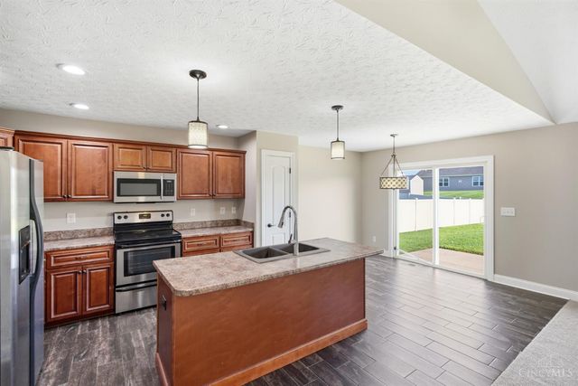 330 Deep Woods Court, Carlisle, OH 45005