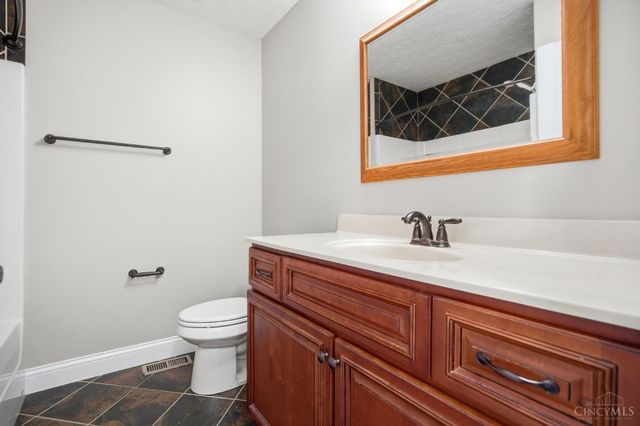 330 Deep Woods Court, Carlisle, OH 45005