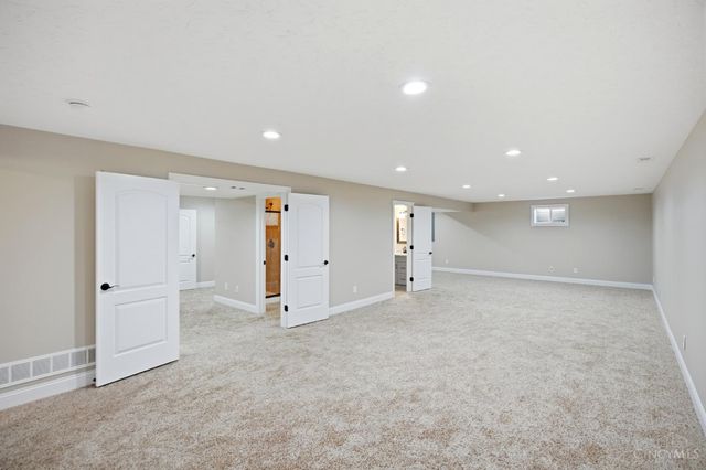330 Deep Woods Court, Carlisle, OH 45005