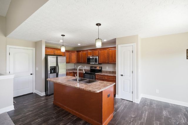 330 Deep Woods Court, Carlisle, OH 45005