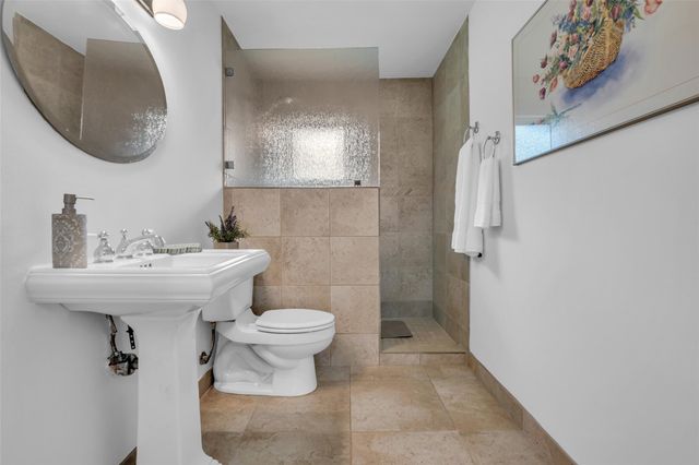 10127 Hazelhurst Drive, Houston, TX 77043