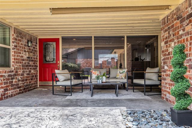 10127 Hazelhurst Drive, Houston, TX 77043