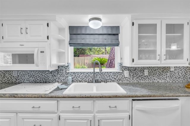 10127 Hazelhurst Drive, Houston, TX 77043
