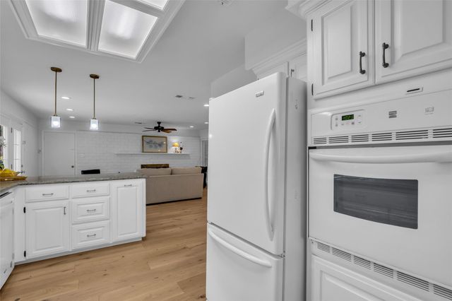 10127 Hazelhurst Drive, Houston, TX 77043