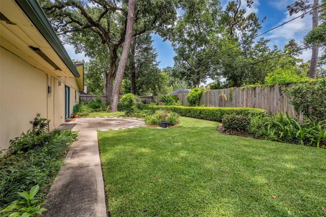 10127 Hazelhurst Drive, Houston, TX 77043