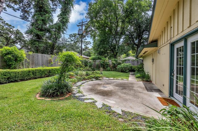 10127 Hazelhurst Drive, Houston, TX 77043