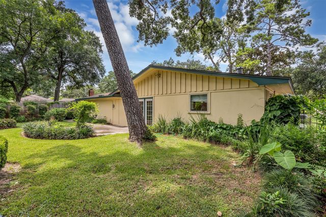 10127 Hazelhurst Drive, Houston, TX 77043