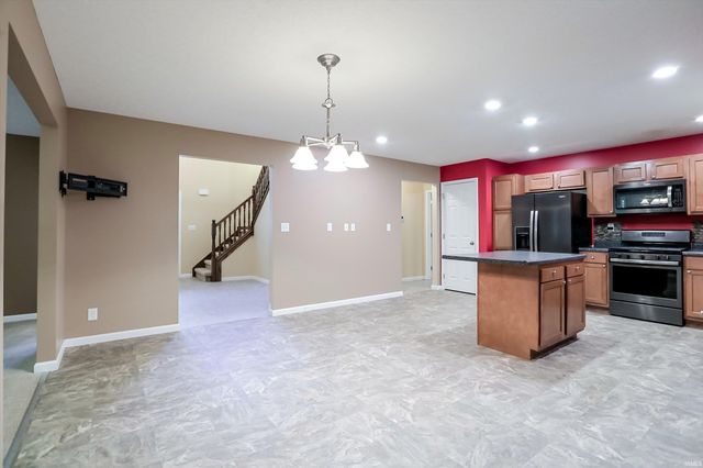 11331 W Paradise Road, Monticello, IN 47960