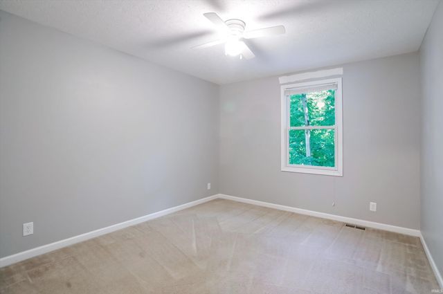 11331 W Paradise Road, Monticello, IN 47960