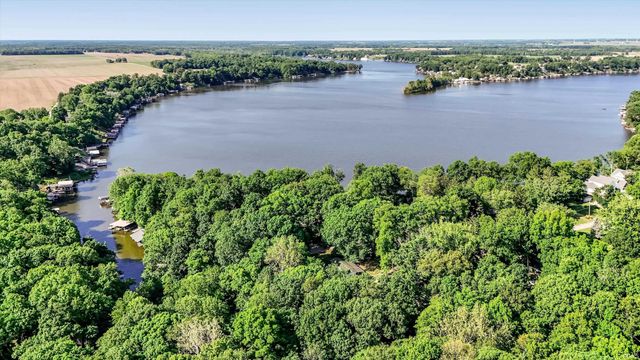 11331 W Paradise Road, Monticello, IN 47960