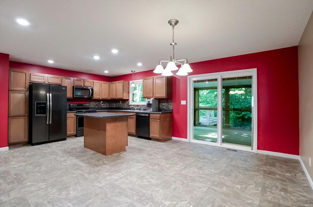 11331 W Paradise Road, Monticello, IN 47960