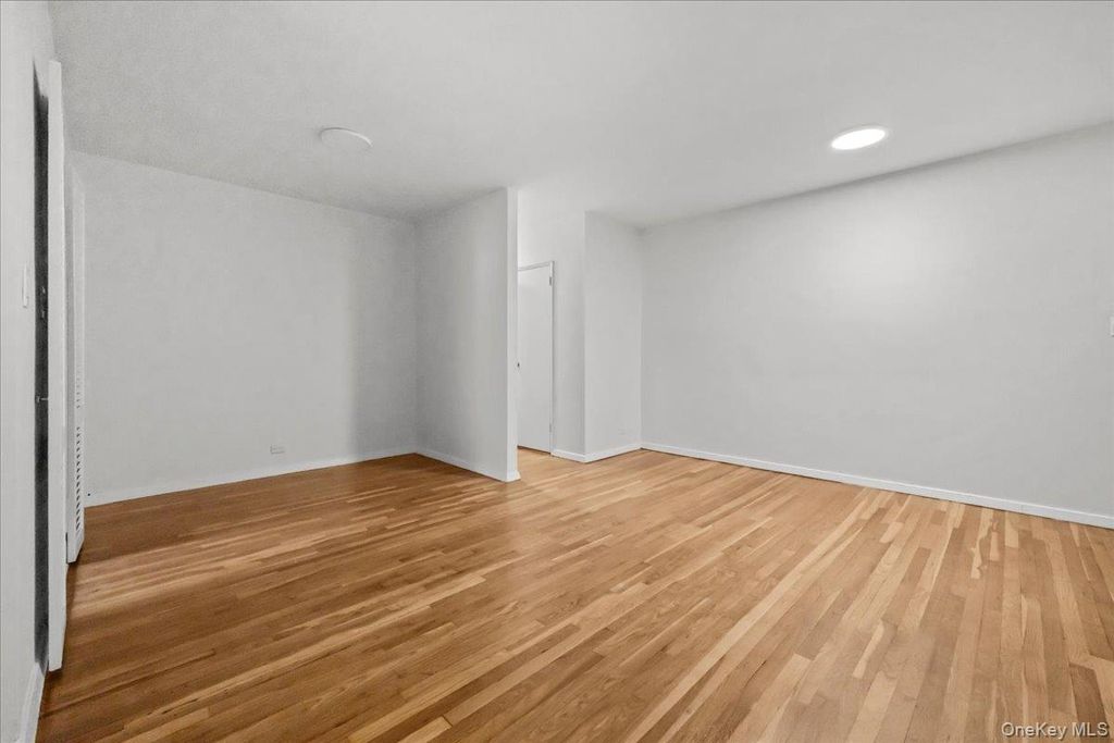 3720 Independence Avenue 3G, Bronx, NY 10463 — photo 4