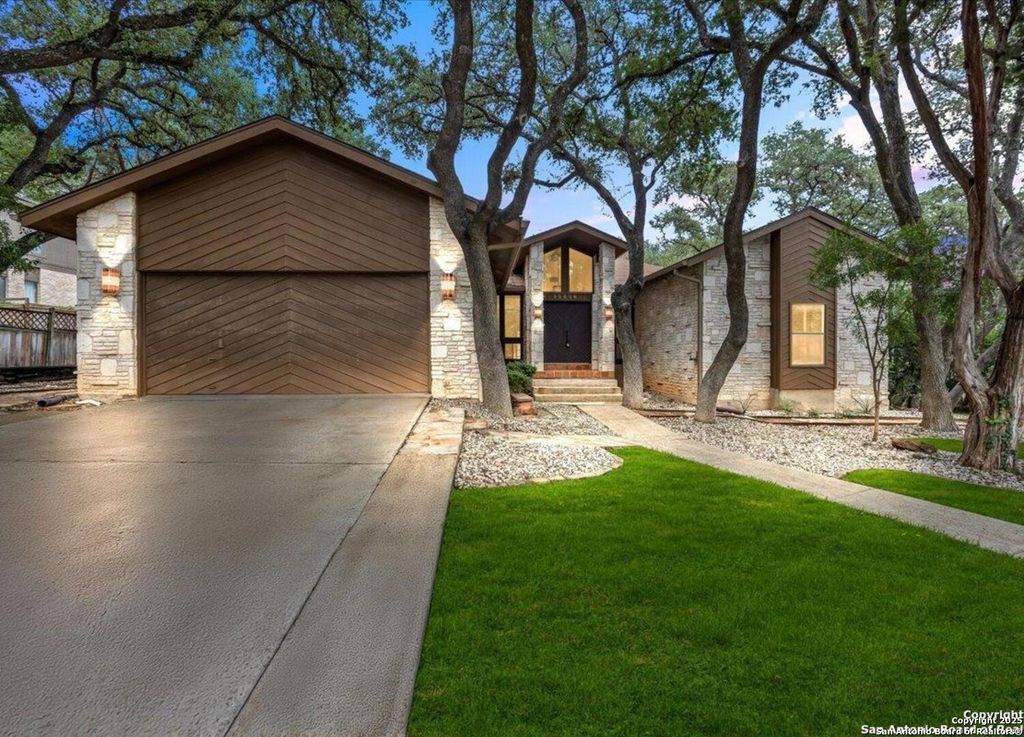 15810 Wilderness Pkwy, San Antonio, TX 78232
