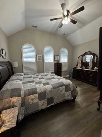 8680 WATERCREST DR, Millington, TN 38053