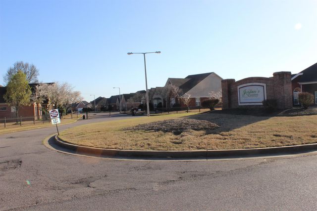 8680 WATERCREST DR, Millington, TN 38053