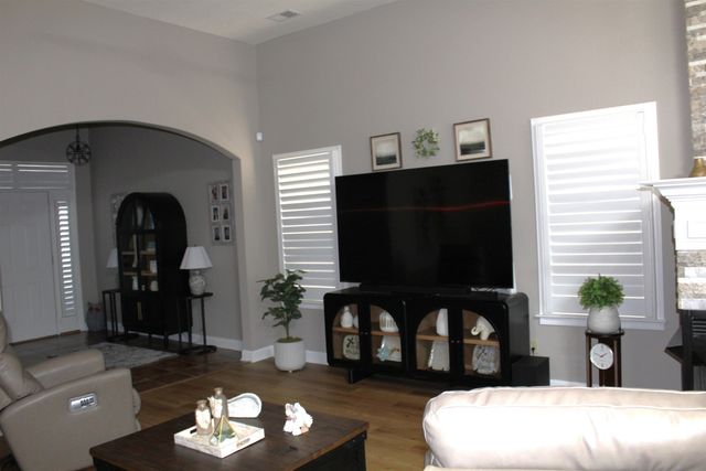 8680 WATERCREST DR, Millington, TN 38053