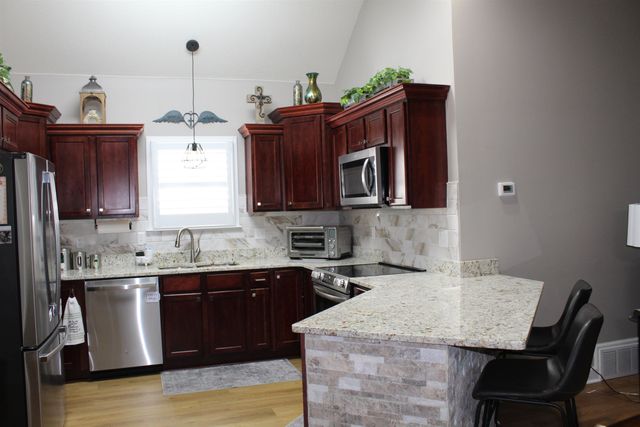 8680 WATERCREST DR, Millington, TN 38053