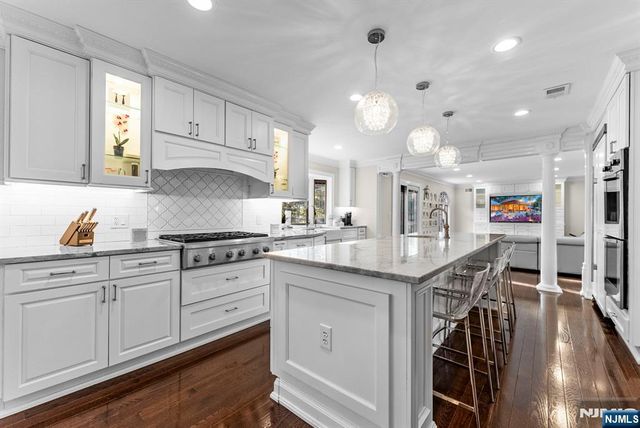 16 Dudley Court, Wayne, NJ 07470