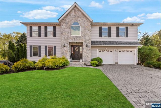 16 Dudley Court, Wayne, NJ 07470