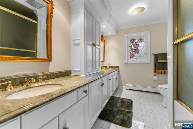 16 Dudley Court, Wayne, NJ 07470