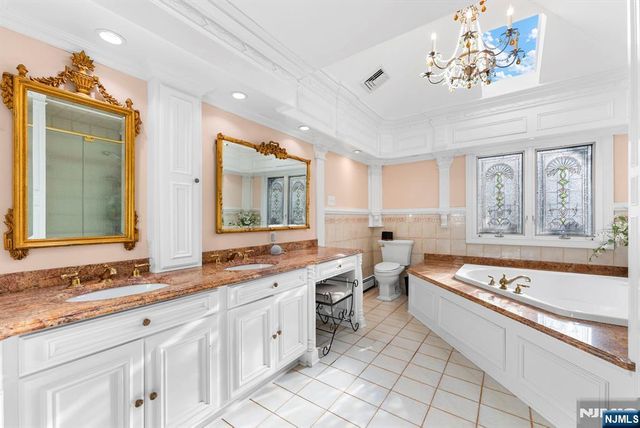 16 Dudley Court, Wayne, NJ 07470