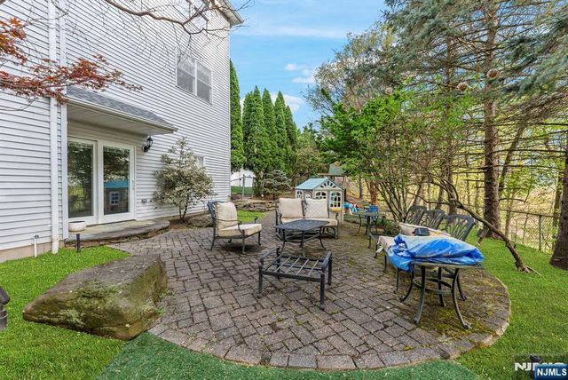 16 Dudley Court, Wayne, NJ 07470