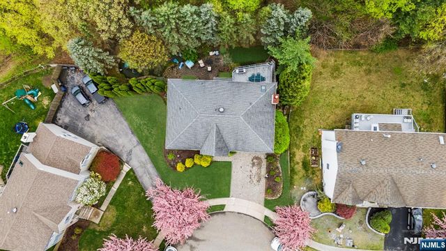 16 Dudley Court, Wayne, NJ 07470