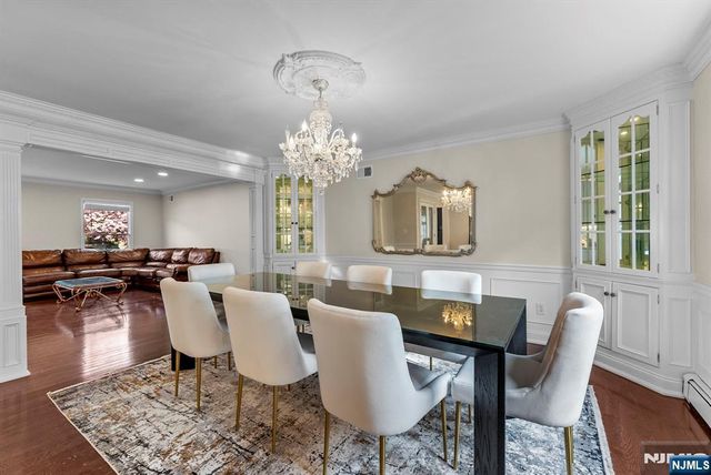 16 Dudley Court, Wayne, NJ 07470