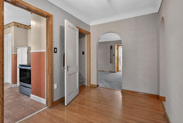 928 W Parker Street, Waterloo, IA 50703