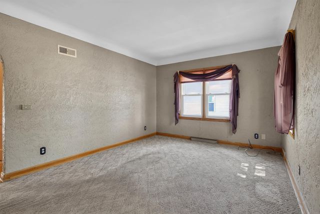 928 W Parker Street, Waterloo, IA 50703