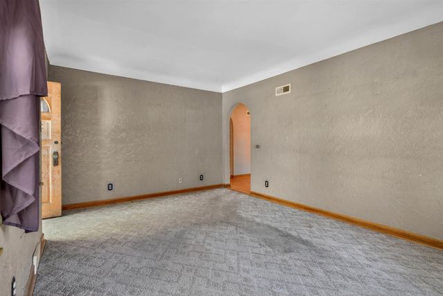 928 W Parker Street, Waterloo, IA 50703