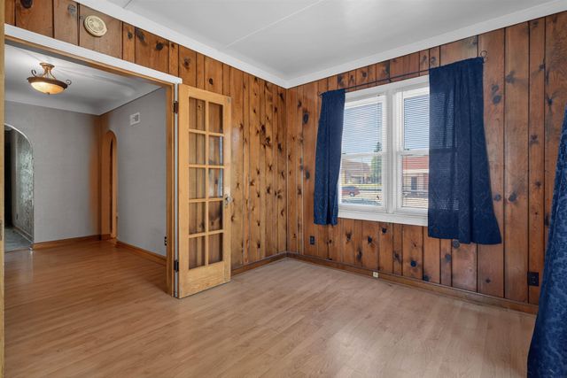 928 W Parker Street, Waterloo, IA 50703