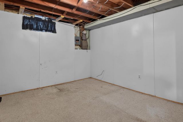 928 W Parker Street, Waterloo, IA 50703