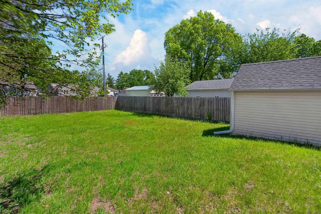 928 W Parker Street, Waterloo, IA 50703