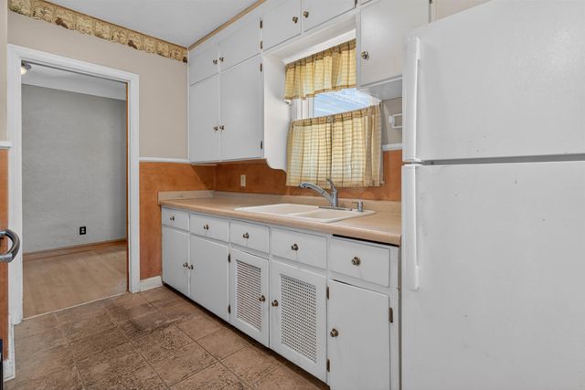 928 W Parker Street, Waterloo, IA 50703