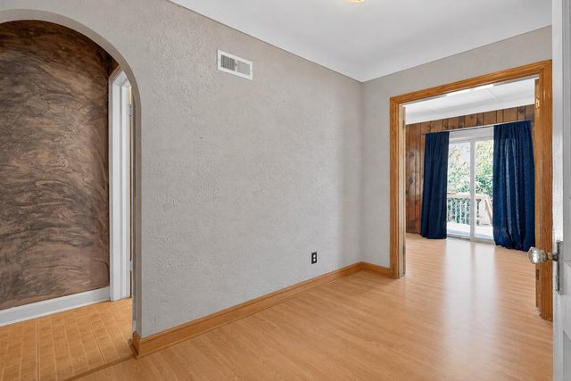 928 W Parker Street, Waterloo, IA 50703