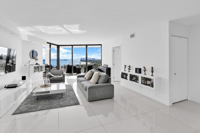 1000 NE Quayside Terrace 1804, Miami, FL 33138