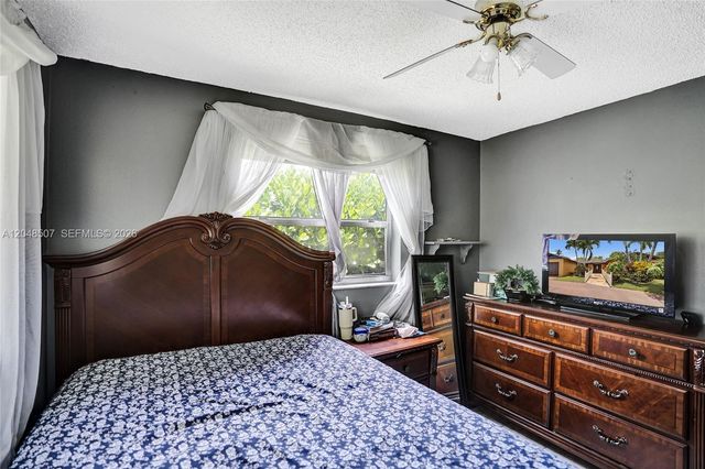 10688 Sleepy Brook Way, Boca Raton, FL 33428