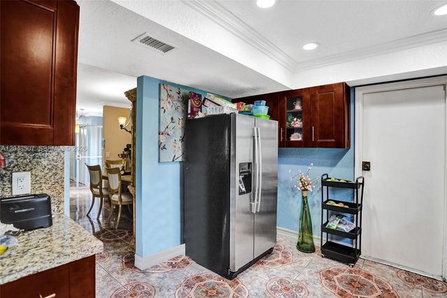 10688 Sleepy Brook Way, Boca Raton, FL 33428