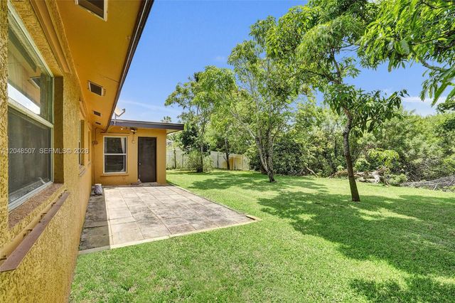 10688 Sleepy Brook Way, Boca Raton, FL 33428
