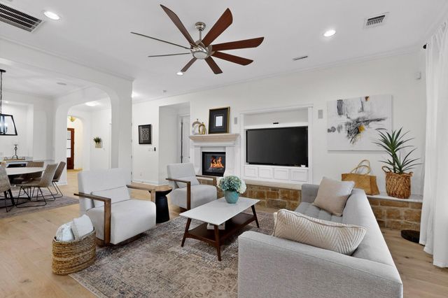 102 Kildrummy LN, Lakeway, TX 78738