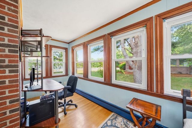 656 Bolton St, Marlborough, MA 01752