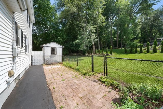 656 Bolton St, Marlborough, MA 01752