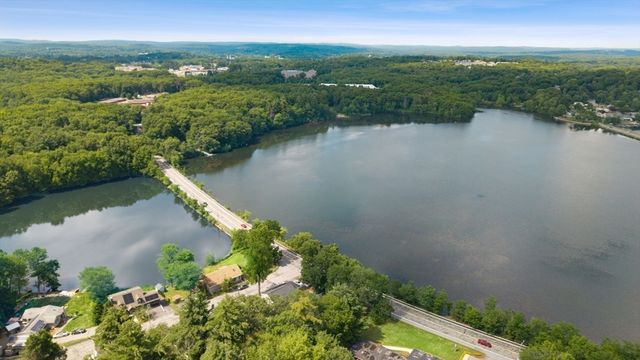656 Bolton St, Marlborough, MA 01752